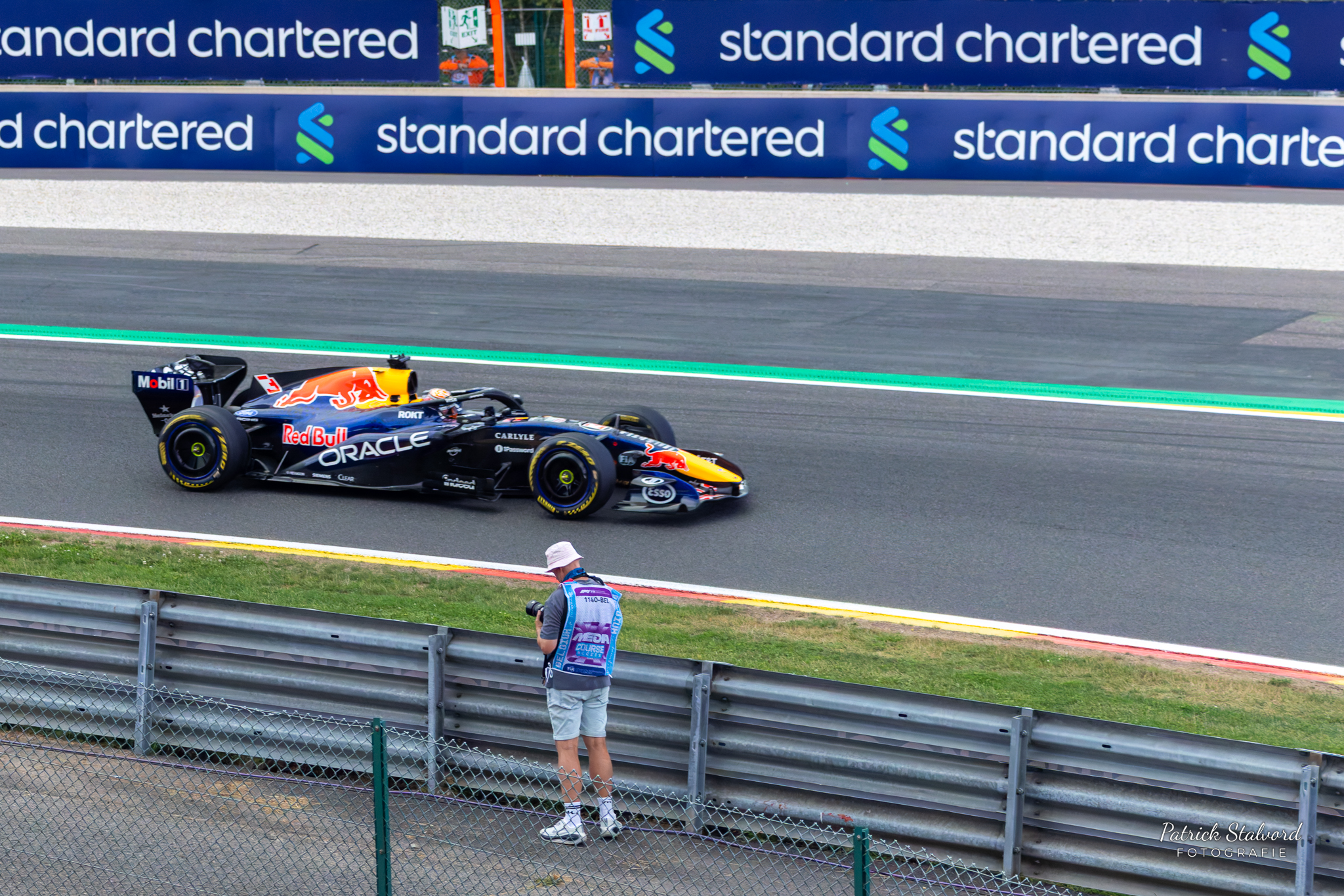 Spotted at Spa! The man, the myth, the legend in his iconic bucket hat. Cooking up some absolute crackers. 📸🏎️ @kymillman #BelgianGP #Formula1 #SpaFrancorchamps #RedBullRacing
